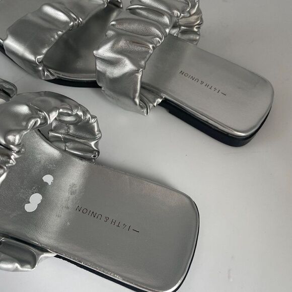 Silver Metallic Puffy Padded Sandal Shoe Square Toe Sz 5 Summer Vacation Casual - Picture 5 of 7